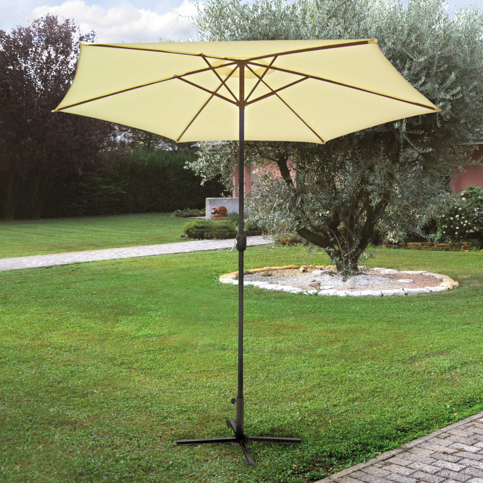 Ombrellone a palo centrale stecche in acciaio e telo in polistere 180gr/mq - Adra