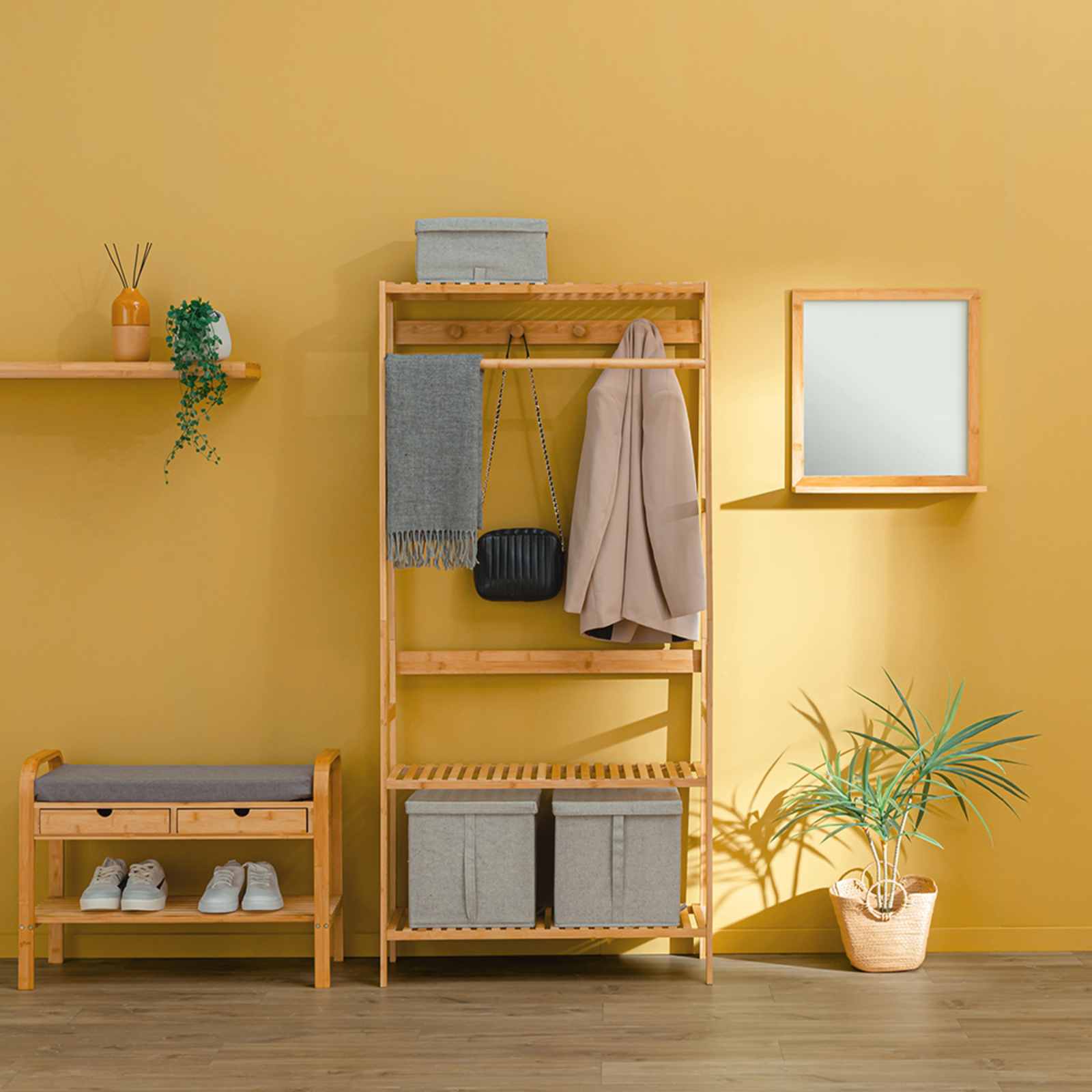 Appendiabiti in legno bambù da terra con 2 ripiani - Gaia