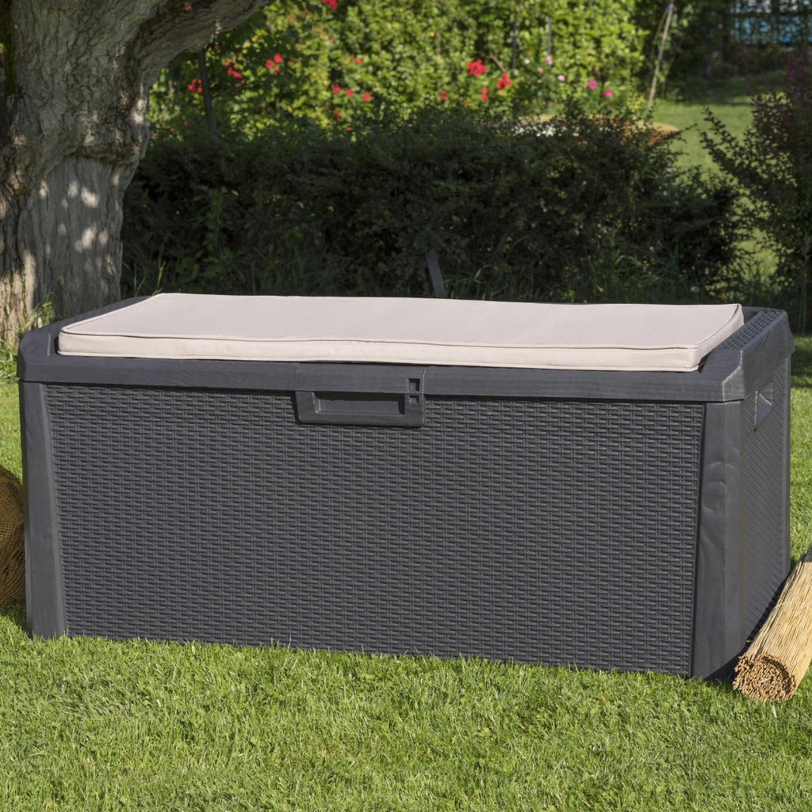Baule cassapanca contenitore da esterno o interno antracite "Torino" in resina con finitura rattan dotato di cuscino