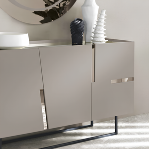 Madia moderna 160x89h in legno tortora 3 ante top e inserti in vetro bronzo con base slitta in metallo nero - Girona