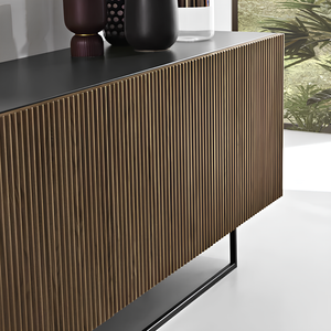 Madia 180x80h con 3 ante in legno color antracite e rovere chiaro con base slitta in metallo nero - Vittoria