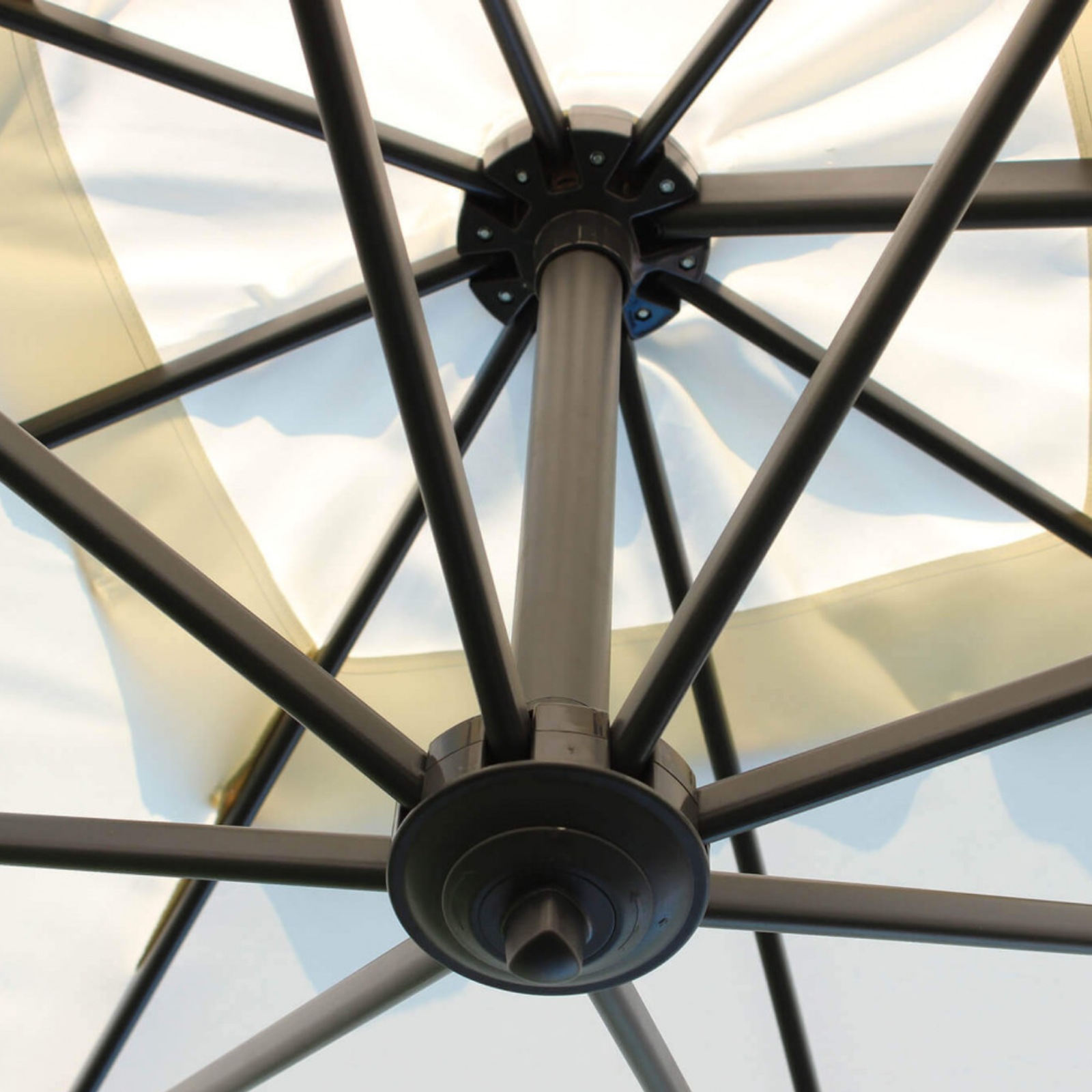 Ombrellone da giardino 2x3 palo girevole in alluminio telo ecru - Newto