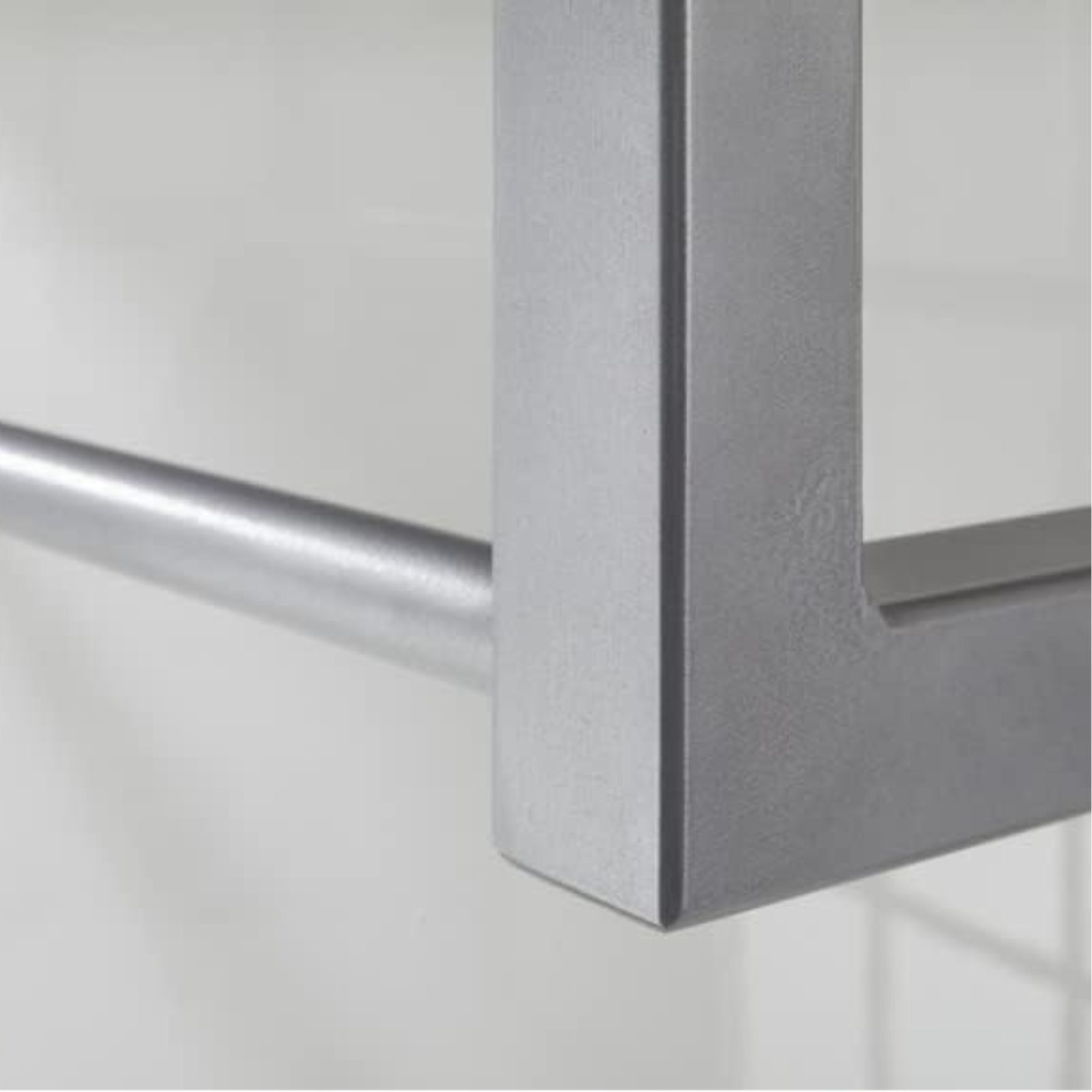 Pensile ingresso appendiabito con pomelli e barra in nobilitato truciolare rivestito color bianco e cemento