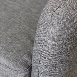 Poltrona in tessuto monoposto grigio chiaro con poggiapiedi design moderno - Ashly