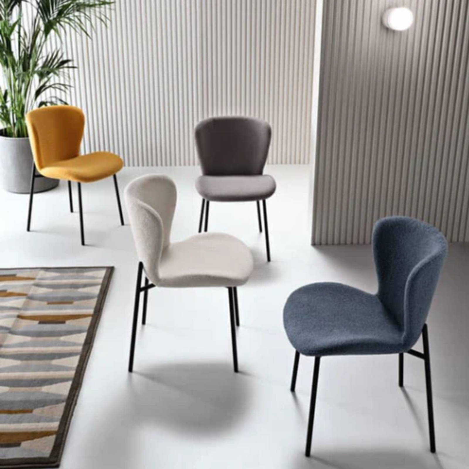 Sedia da pranzo in tessuto bouclè struttura in metallo - Zeno