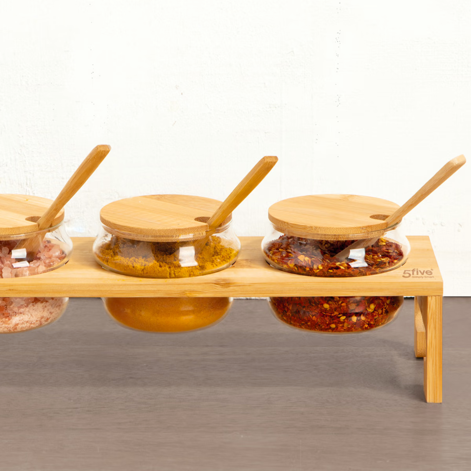 Set 4 barattoli porta spezie in vetro e bamboo con supporto in bamboo - Nami