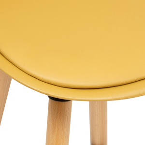 Sgabello alto da cucina o bar design moderno con gambe in legno e poggiapiedi in metallo seduta e schienale imbottito in PU