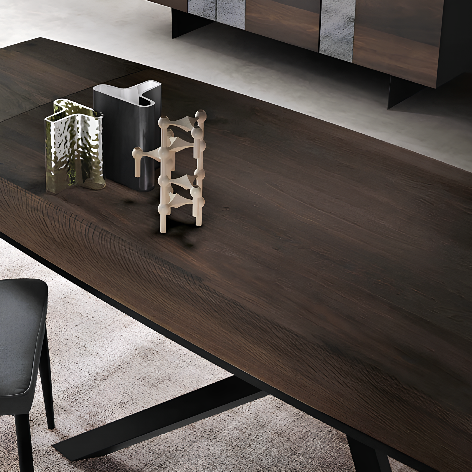 Tavolo da pranzo allungabile con base in metallo nero e piano in rovere impiallacciato - Floy Plus