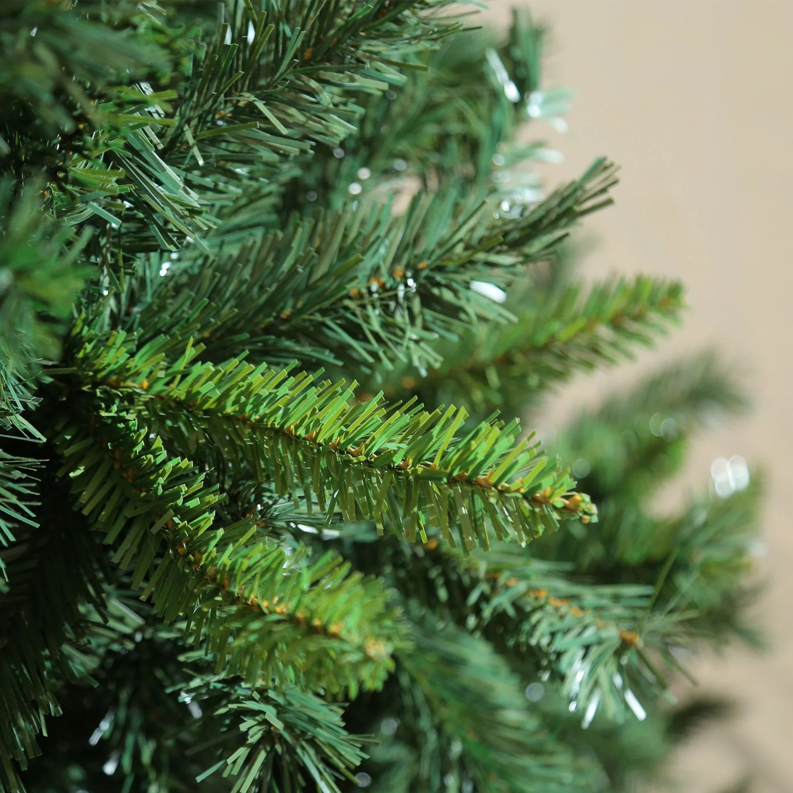 Albero di natale verde in PVC effetto realistico montaggio a ombrello - La Thuil