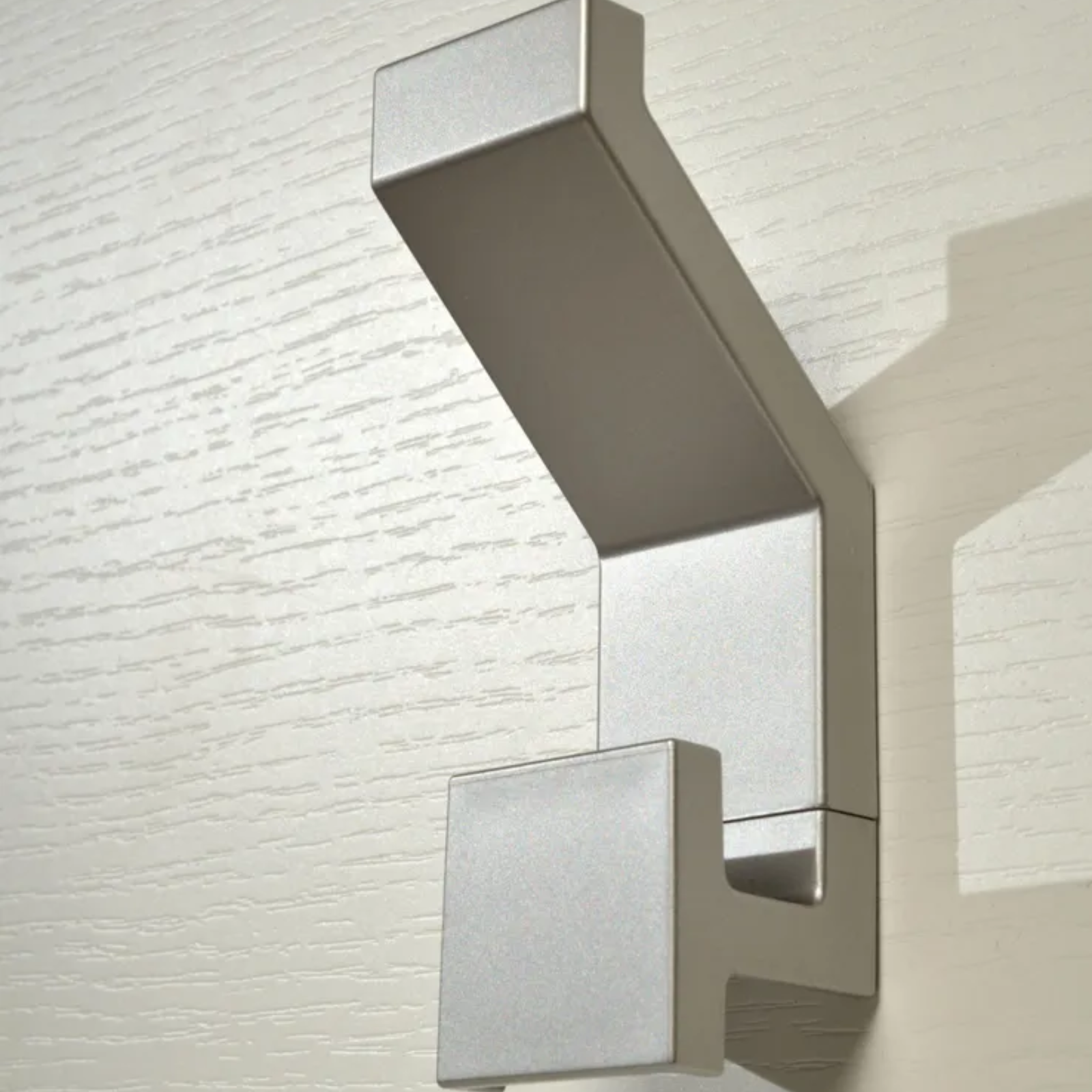 Appendiabiti da parete in legno bianco e cemento design moderno con 3 ganci e ripiano - Hall