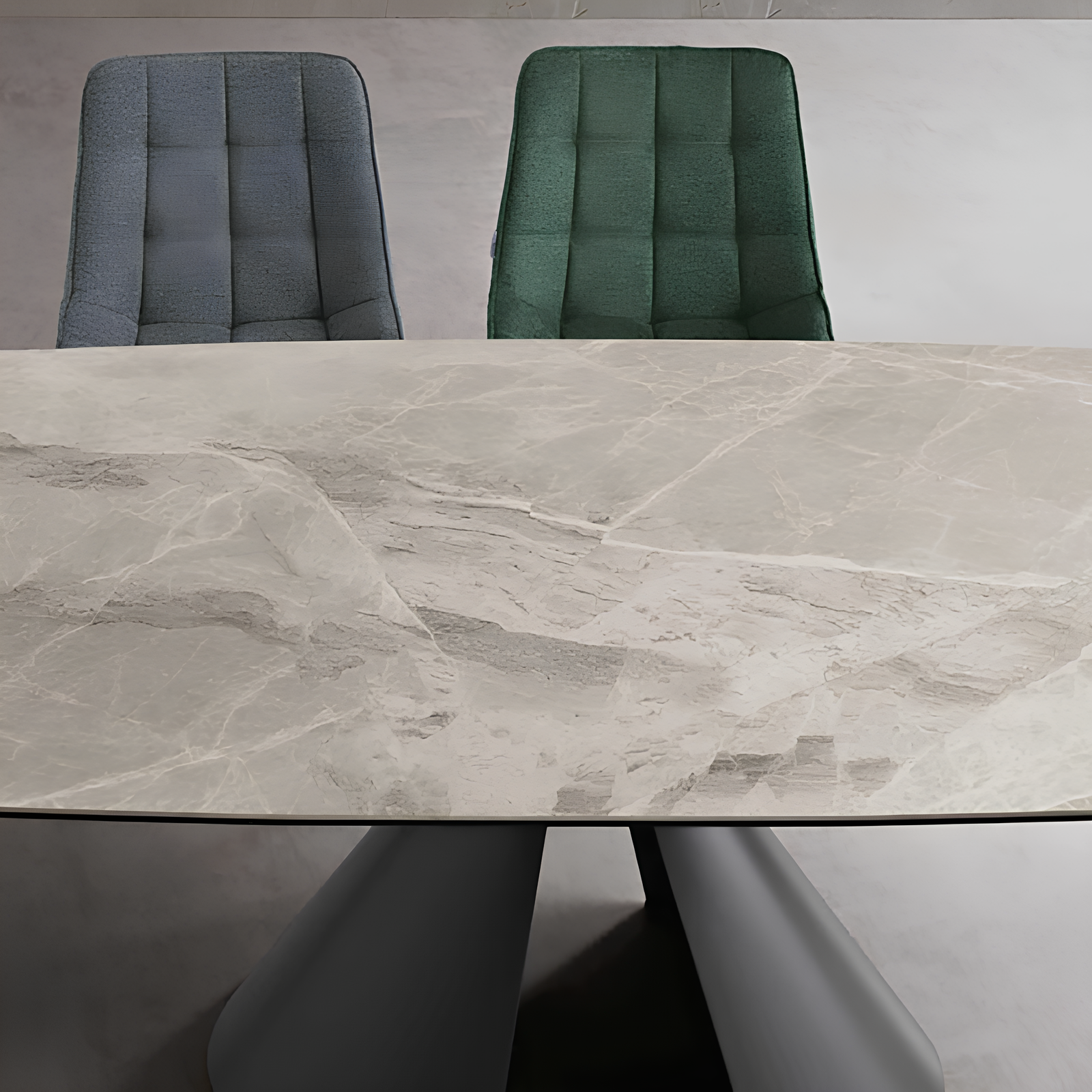 Tavolo da pranzo allungabile 140/200x76h piano in grès porcellanato effetto marmo grigio lucido e base in metallo nero - Meridì